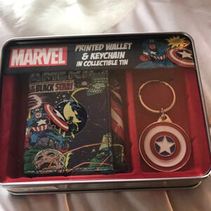 Marvel Printed Wallet & Keychain Set